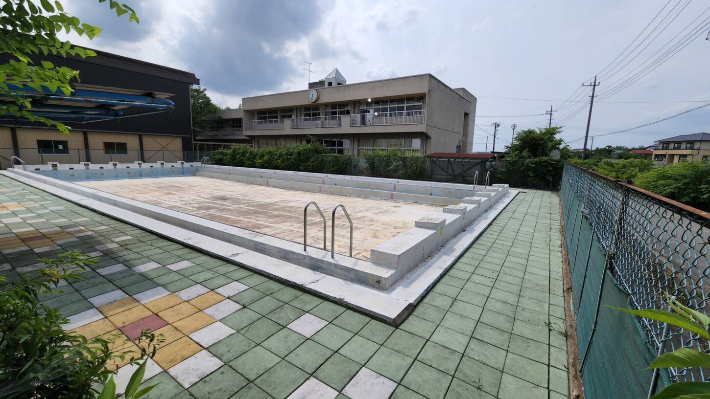 プール撮影・学校のプール・プール清掃シーン・行田学校スタジオ・校庭・清掃・北河原高等学校・高校スタジオ・東京近郊・ミュージックビデオ撮影・映画撮影・ドラマ撮影・再現ドラマ撮影・YouTube撮影・コスプレ撮影・レンタルスタジオ・貸しスタジオ・ハウススタジオ・撮影場所・ロケ地・ロケ場所・アトリエミカミ管理運営・メインロケハン・ロケハン・オールスタッフロケハン・下見・ロケ弁・ロケ地・ロケ場所郊・学校名看板撮影・撮影場所・撮影地・アトリエミカミ撮影場所管理物件・学校ロケ場所・学校ロケ地・学校・高校スタジオ・ミュージックビデオ撮影・映画撮影・ドラマ撮影・再現ドラマ撮影・YouTube撮影・コスプレ撮影・レンタルスタジオ・貸しスタジオ・ハウススタジオ・撮影場所・ロケ地・ロケ場所・アトリエミカミ管理運営・メインロケハン・ロケハン・オールスタッフロケハン・下見・ロケ弁・ロケ地・ロケ場所郊・学校名看板撮影・撮影場所・撮影地・アトリエミカミ撮影場所管理物件・学校ロケ場所・学校ロケ地・学校・高校スタジオ・ロケ弁・日本テレビ・ＴＢＳテレビ・テレビ東京・テレビ朝日・ＮＨＫ・フジテレビ・テレビ大阪・東海テレビ・メーテレ・朝日放送・中京テレビ・名古屋テレ