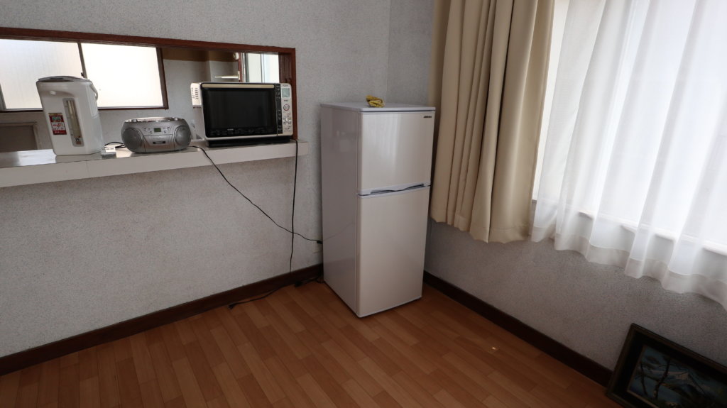スタジオ冷蔵庫管理、撮影が終わったら、次亜塩素水で消毒、蓋を開けたまま乾かしてます