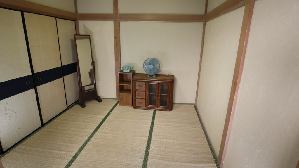 昭和でレトロなアパートスタジオ・パネル壁・取り外して