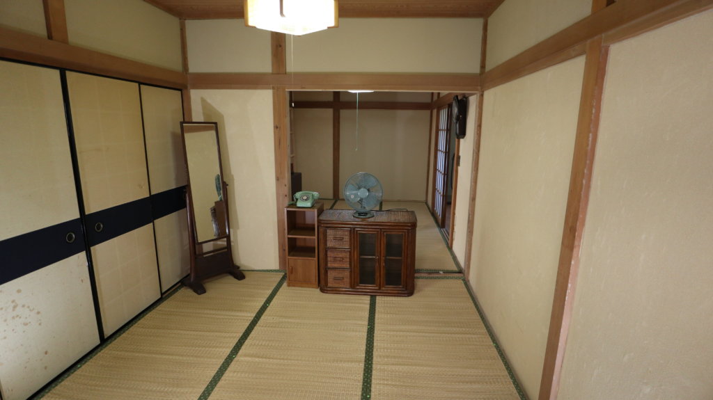 昭和でレトロなアパートスタジオ・パネル壁・取り外して