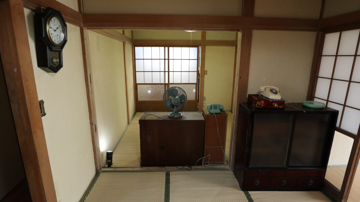 昭和でレトロなアパートスタジオ・パネル壁・取り外して