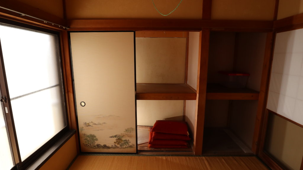 昭和でレトロなスタジオ・押し入れ
