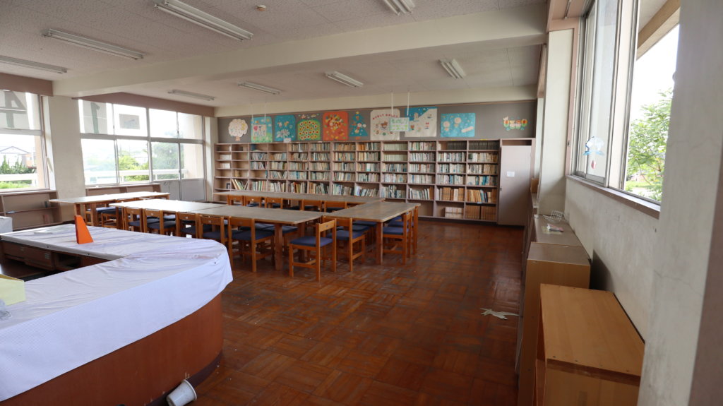 学校スタジオ・図書室・撮影