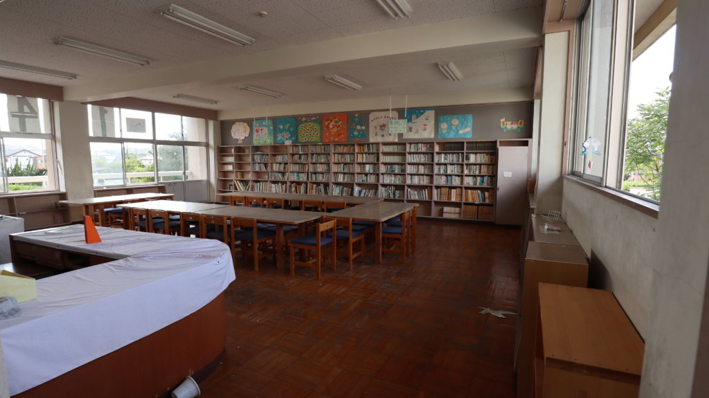 学校スタジオ・図書室・撮影