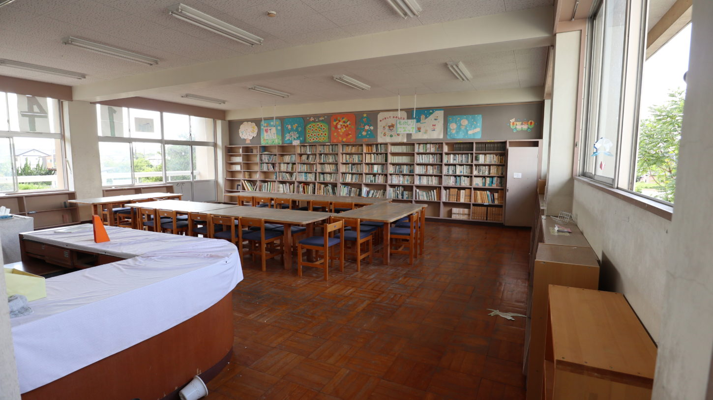 学校スタジオ・図書室・撮影