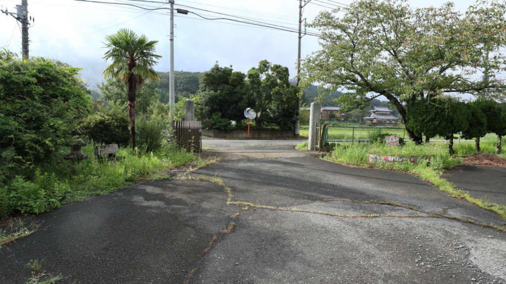 撮影で使える学校スタジオ・正面の正門・東京近郊・ロケ地
