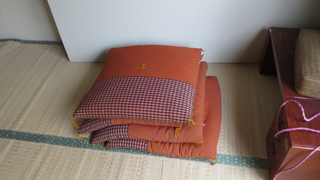 レトロな昭和の座布団