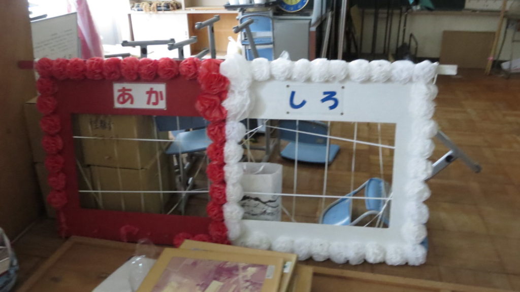 まるまる撮影で使える学校スタジオ・倉庫・美術小道具・飾り展示物・看板