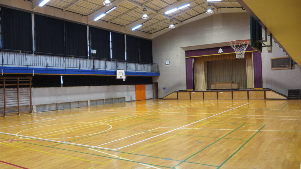 まるごと撮影できちゃう学校スタジオ・体育館
