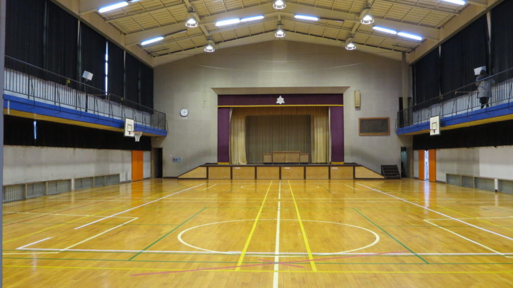 まるごと撮影できちゃう学校スタジオ・体育館