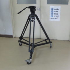 カメラドリー・三脚・貸しました・いろいろ撮影できる学校スタジオ