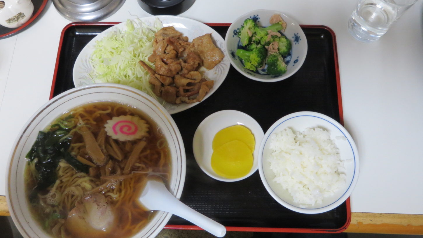 南池袋・桃源・東京ラーメン・ラーメン生姜焼き小鉢付き６８０円