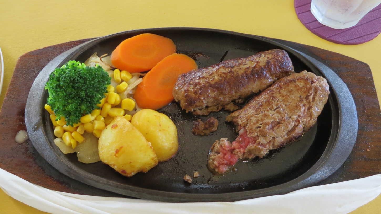 桜川市・真壁町・食事処・レストラン・ペンギン・ハンバーグ・まるごと撮影できちゃう学校スタジオ・近隣・アトリエミカミのハウススタジオ近郊