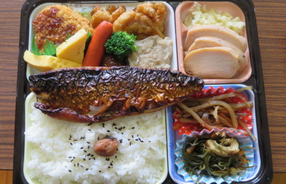 スーパーうおまつ・昭和でレトロなアパートスタジオ・常総市・水海道・お弁当・５００円・サバ焼き弁当