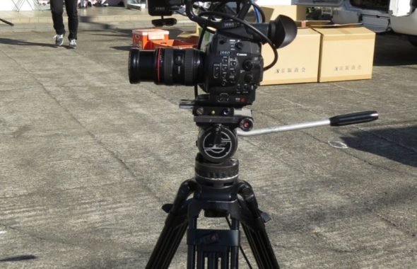 再現ドラマ撮影のカメラはキャノンC３００が多いです。