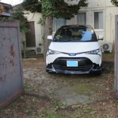 登録有形文化財橋本旅館スタジオ・庭・駐車場・戸建設定・車で入りシーン・事件現場・パトカー