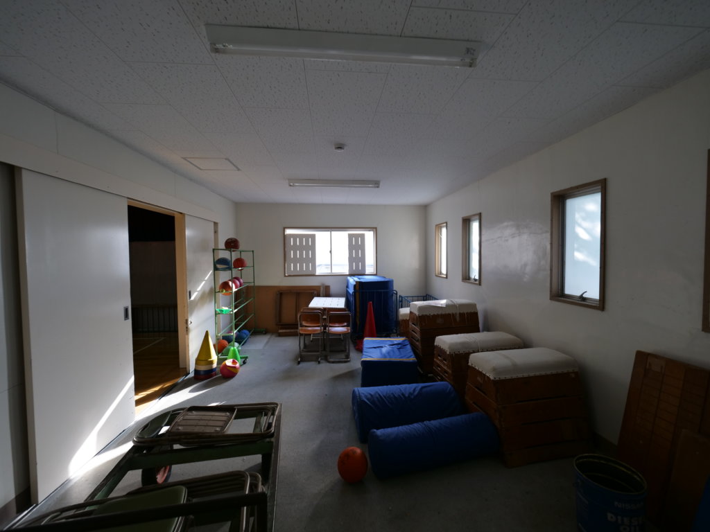 まるまる学校スタジオ体育館・準備室