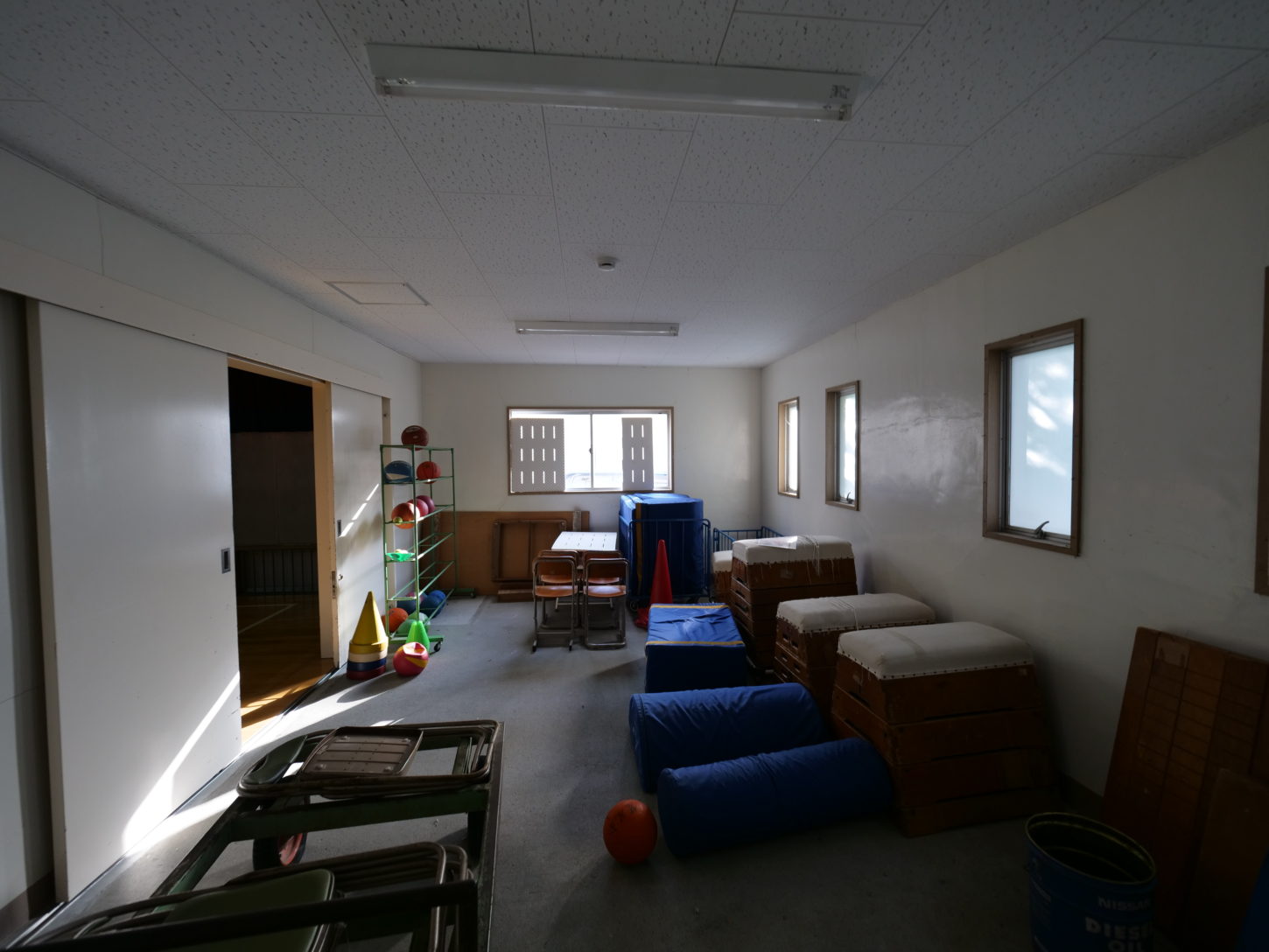 まるまる学校スタジオ体育館・準備室