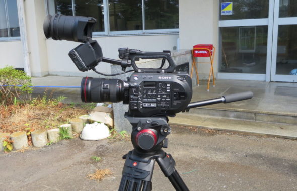 いろいろ撮影できる学校スタジオ・ミュージックビデオ撮影のカメラ・ソニーＦＳ７・レンズはキャノン
