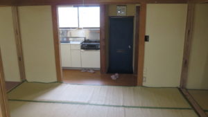 昭和でレトロなアパートスタジオ・室内のパネル壁・取り外しできます・撮影専用に改造