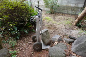 登録有形文化財橋本旅館スタジオ・庭・石の移動・整地