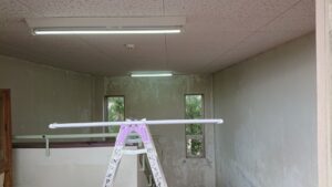直管の40ｗ蛍光灯をバイパス工事して、LED型の蛍光灯に交換