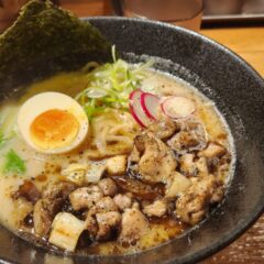 常総インターおりて下妻方面へ向かう途中にあります・鶏そば炭や・銀だこ・撮影用アパートスタジオ・アパートスタジオ・撮影専用・撮影専用に改造したアパートスタジオ・撮影用電源。壁の取り外し・撮影用物件・ハウススタジオ・レンタルハウス・貸しスタジオ・アトリエミカミ・管理運営・スタジオ料金・映画撮影・ドラマ撮影・再現ドラマ撮影・YouTube撮影・ミュージックビデオ撮影・CM撮影・東京・東京近郊・連続ドラマ撮影・ロケ地・ロケ場所・有名作品・ロケ地巡り・ロケハン・ロケ弁・撮影場・美術建込・ドローン撮影・日本テレビ・テレビ朝日・テレビ東京・フジテレビ・ネットフリックス・ＣＭ撮影・撮影スタジオ・東京都・埼玉県・千葉・神奈川・茨城・関東圏・