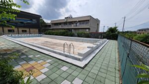 プール撮影・学校のプール・プール清掃シーン・行田学校スタジオ・校庭・清掃・北河原高等学校・高校スタジオ・東京近郊・ミュージックビデオ撮影・映画撮影・ドラマ撮影・再現ドラマ撮影・YouTube撮影・コスプレ撮影・レンタルスタジオ・貸しスタジオ・ハウススタジオ・撮影場所・ロケ地・ロケ場所・アトリエミカミ管理運営・メインロケハン・ロケハン・オールスタッフロケハン・下見・ロケ弁・ロケ地・ロケ場所郊・学校名看板撮影・撮影場所・撮影地・アトリエミカミ撮影場所管理物件・学校ロケ場所・学校ロケ地・学校・高校スタジオ・ミュージックビデオ撮影・映画撮影・ドラマ撮影・再現ドラマ撮影・YouTube撮影・コスプレ撮影・レンタルスタジオ・貸しスタジオ・ハウススタジオ・撮影場所・ロケ地・ロケ場所・アトリエミカミ管理運営・メインロケハン・ロケハン・オールスタッフロケハン・下見・ロケ弁・ロケ地・ロケ場所郊・学校名看板撮影・撮影場所・撮影地・アトリエミカミ撮影場所管理物件・学校ロケ場所・学校ロケ地・学校・高校スタジオ・ロケ弁・日本テレビ・ＴＢＳテレビ・テレビ東京・テレビ朝日・ＮＨＫ・フジテレビ・テレビ大阪・東海テレビ・メーテレ・朝日放送・中京テレビ・名古屋テレ