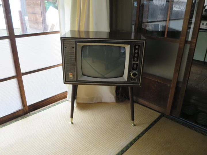 １９６０年代の昭和の白黒テレビ アクセス抜群の大型撮影スタジオ