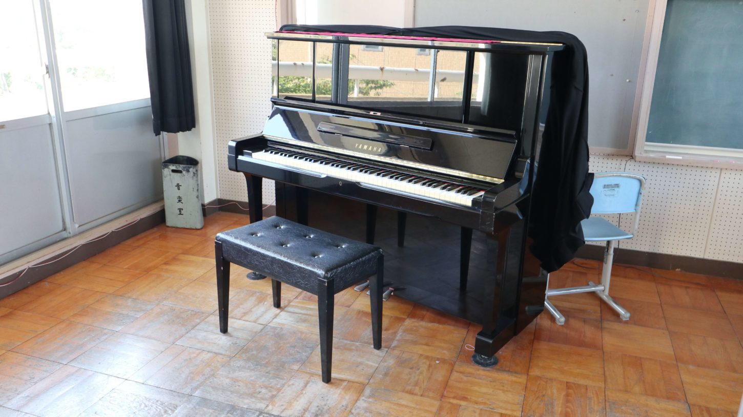 まるまる学校スタジオ・音楽室・ピアノ