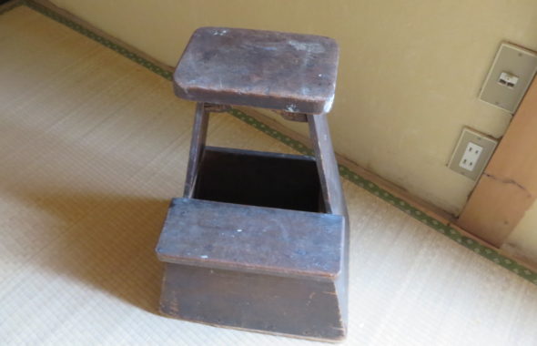 昭和の踏み台、美術小道具