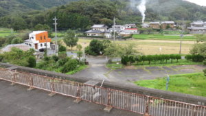 まるまる撮影で使える学校スタジオ・屋上の上の貯水槽から・カメラポ