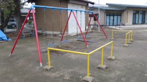 昭和でレトロなアパートスタジオそば・公園・ブランコ・遊具・東京近郊・撮影場所・ロケ