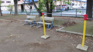 昭和でレトロなアパートスタジオそば・公園・鉄棒・遊具・ベンチ・東京近郊・撮影場所・ロケ地
