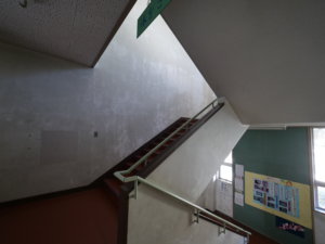 撮影で使える学校スタジオ階段・東京近郊・ロケ地