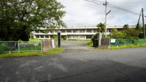 撮影で使える学校スタジオ・正面の正門・東京近郊・ロケ地